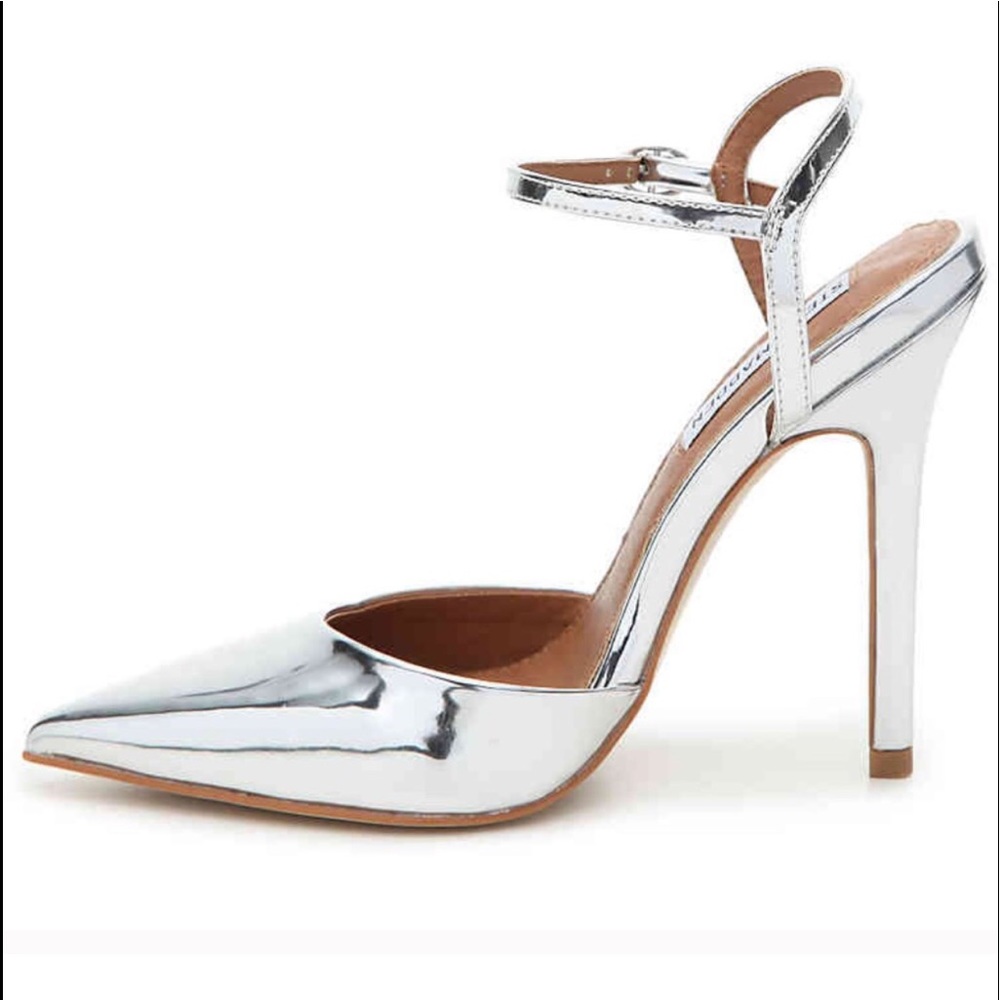 STEVE MADDEN PIZZEL METALLIC SILVER HEELS
